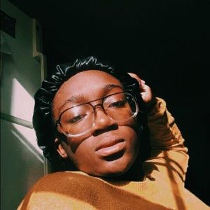 Meet your Posher, Monauria